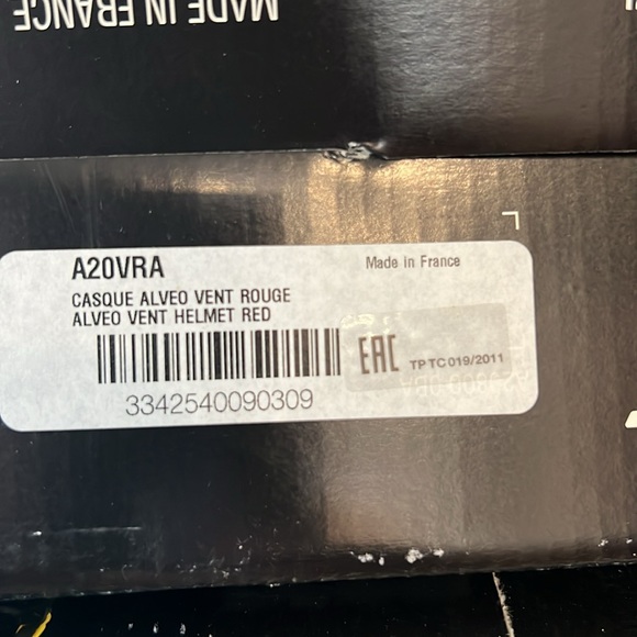 COPY - Alveo vent climbing helmet by petzl. white - Picture 5 of 5